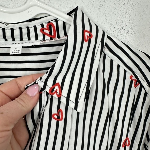 Jane + Delancey Striped Heart‎ Print Button Down Shirt - Size M - Picture 4 of 8